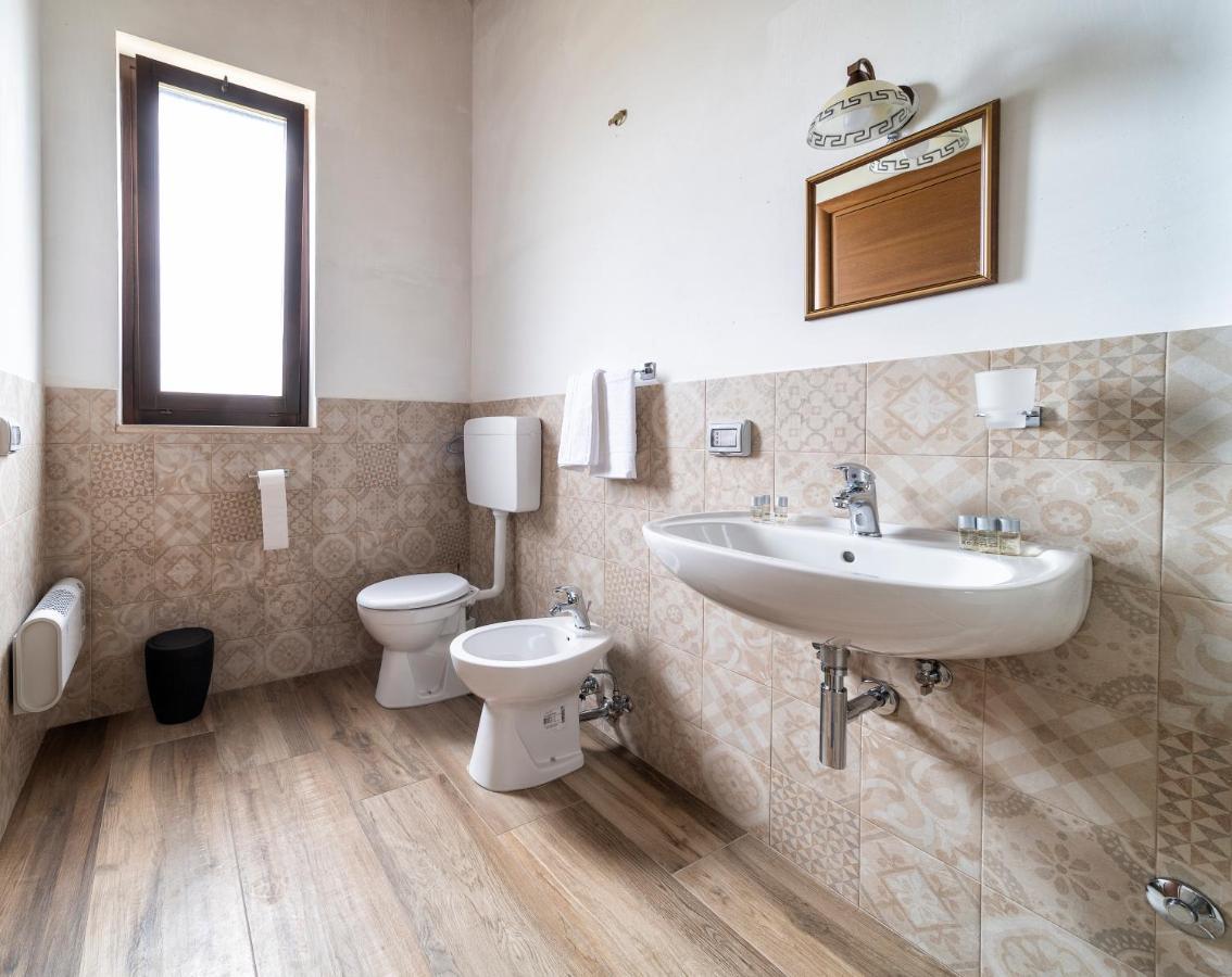 Agriturismo Tenuta Del Grillaio アックアヴィーヴァ・デッレ・フォンティ エクステリア 写真